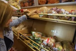 Търговци зоват президента за вето на 15-процентната надценка на хляба