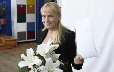 Елена Йончева ще е без евроимунитет само 2 седмици